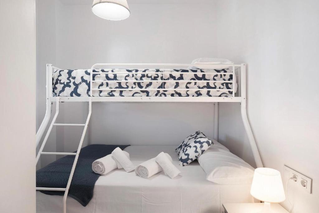 Viviendas Turisticas El Moral Holiday home *